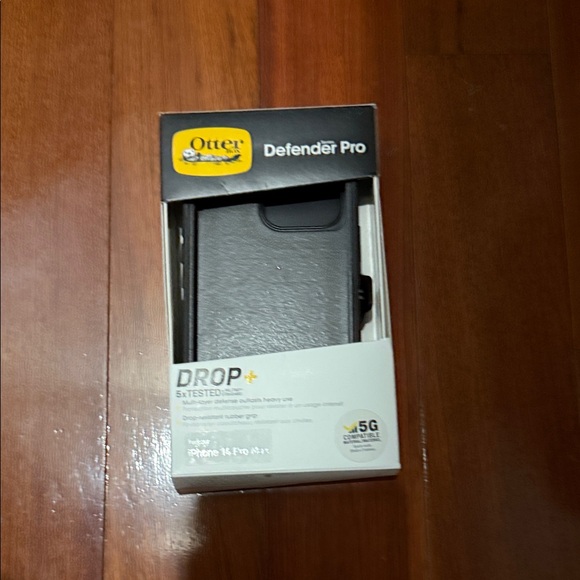 OtterBox Defender Pro Black Case for iPhone 14 Pro - Picture 1 of 1